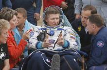 Le cosmonaute Gennady Padalka à son retour de l'ISS le 12 septembre 2015.