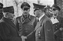 La poignée de main entre Philippe Pétain et Adolf Hitler le 24 octobre 1940 à Montoire.