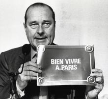 Jacques Chirac presente un projet pour la ville de Paris dont il est le maire.