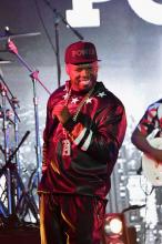 Le rappeur 50 Cent fait le buzz après s'être pris une amende pour des insultes lors d'un concert.