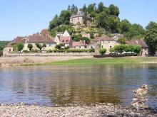 Limeuil est un village de Dordogne, au pied du fleuve. Les jardins panoramiques du village offren tune vue époustouflante sur le confluent Dordogne-Vézère.