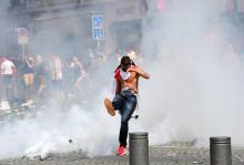 Un supporter anglais lors des affrontements avec la police à Marseille.
