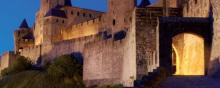 Le château Carcassonne et ses remparts légendaires.
