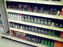 Des déodorants dans un supermarché