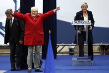 Jean-Marie Le Pen et sa fille Marine le 1er mai 2015.