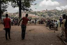 Des joueurs de pétanque à Antananarivo.