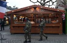 Des militaires de l'opération Sentinelle au Marché de Noël de Strasbourg.