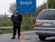 Un policier français près de la frontière avec la Belgique.