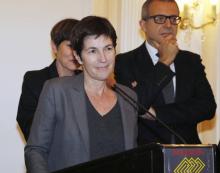 Christine Angot, le 2 novembre 2015 à Paris après avoir reçu le pris Décembre pour "Un amour impossi