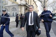 Le 8 décembre 2016, l'ex-ministre du budget Jérôme Cahuzac quitte le Palais de justice de Paris aprè