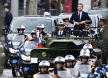 Emmanuel Macron Champs-Elysées véhicule militaire