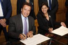 La maire de Paris Anne Hidalgo et l'acteur et ancien gouverneur de Californie Arnold Schwarzenegger,