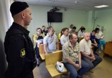 Le conducteur du chasse-neige (à droite) accusé d'être à l'origine du crash au décollage à Moscou de