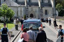 Arrivée du cercueil de l'écrivain et journaliste Gonzague Saint Bris, le 14 août 2017 à Amboise, en 