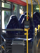 Des sièges de bus vide pris pour des burqas en Norvège
