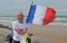 Philippe Croizon après sa traversée de la Manche, le 20 septembre 2010 à Wissant dans le le Pas-de-C