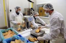 Préparation du foie gras, à Cahors (Lot), en février 2013