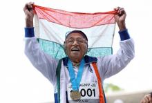 L'Indienne Man Maur, 101 ans, après un 100 m dans la catégorie centenaires aux Jeux mondiaux des maî