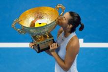 Caroline Garcia victorieuse de Simona Halep en finale du tournoi de Pékin, le 8 octobre 2017