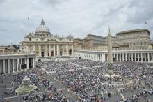 La place Saint-Pierre au Vatican, le 12 juin 2016