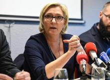 Marine Le Pen lors d'un point presse à Calais, le 2 novembre 2017