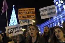 Des manifestantes à Madrid à l'occasion de la Journée internationale pour l'élimination de la violen