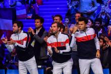 La France du N.1 Jo-Wilfried Tsonga (d), à un point de sa dixième Coupe Davis après la victoire en d