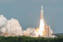 Décollage depuis la base de Kourou en Guyane d'une fusée Ariane 5 emportant quatre satellites Galile