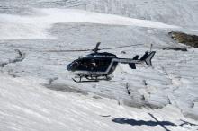 Un hélicoptère du Peloton de Gendarmerie de Haute Montagne