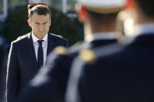 Emmanuel Macron en face d'officiers sous-mariniers à l'Ile Longue, base des sous-marins nucléaire la