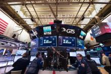 Traders sur le parquet du New York Stock Exchange le 1er novembre 2017 à New York
