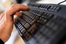 Tout "contenu terroriste" sur internet doit être supprimé dans l'heure suivant son signalement par les autorités, a demandé jeudi la Commission européenne