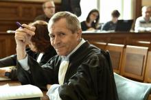 L'avocat des plaignants Christian Bellut au tribunal correctionnel du Puy-en-Velay le 20 mars 2018 lors du procès de l''ancien sous-préfet de Brioude (Haute-Loire) Hugues Malecki