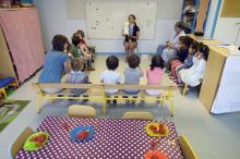 Enfants de l'école maternelle publique Merlin à Paris le jour de la rentrée des classes, le 1er sept