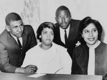 Photographie datant de 1964 fournie par la Librairie du Congrès américain montrant Linda Brown (C) qui fut au centre d'une bataille judiciaire ayant conduit en 1954 à l'interdiction de la ségrégation 