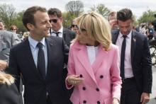 Emanuel Macron et son épouse Brigitte visitent le mémorial de Lincoln Memorial à Washington le 23 avril 2018, au premier jour de la visite d'Etat du président français aux Etats-Unis