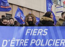 Membres du syndicat de police Alliance manifestant à Champigny-sur-Marne (Val-de-Marne), deux jours après l'agression d'une gardienne de la paix et d'un capitaine lors du Nouvel an