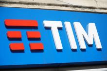 Vivendi a été "un très mauvais actionnaire" pour Telecom Italia (Tim), affirme lundi le ministre italien du Développement économique