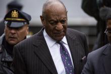 Le comédien Bill Cosby quitte le tribunal de Norristown à l'issue du premier jour de son procès pour agression sexuelle, le 9 avril 2018 en Pennsylvanie