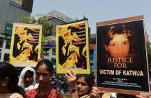 Manifestation pour dénoncer le viol et le meurtre d'une fillette musulmane à Kathua, dans le sud de l'État indien du Jammu-et-Cachemire, à Ahmedabad, en Inde, le 13 avril 2018
