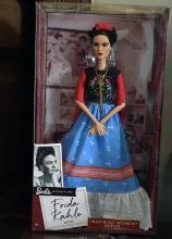 Une poupée Barbie à l'effigie de la peintre mexicaine Frida Kahlo, le 19 avril 2018 à Coyoacan