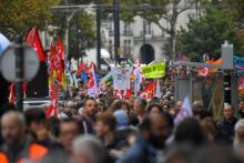 Des cheminots aux enseignants, une fin de semaine marquée par grèves et manifestations Ci-contre, grève des fonctionnaires à Nantes, le 10 octobre 2017