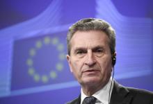 le commissaire européen au Budget, Günther Oettinger, le 21 février à Bruxelles