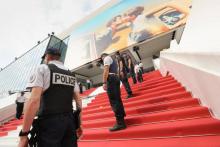 Policiers en exercice, le 7 mai 2018, devant le Palais des festivals à Cannes