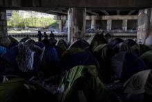 Les tentes des migrants installées au bord du canal, porte de La Villette à Paris, le 20 avril 2018