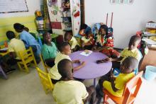 Des enfants autistes pris en charge dans un centre privé d'Abidjan, le CAMPSE, le 13 avril 2018 en Côte d'Ivoire