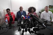 Des membres de la famille de Naomi Musenga, décédée en décembre 2017 après un appel au Samu pris à la légère, répondent aux questions de la presse le 10 mai 2018