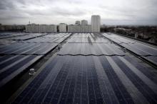 La plus grande centrale photovoltaïque de la région Ile-de-France le jour de son inauguration à l'Hay-les-Roses (sud de Paris), le 14 décembre 2017