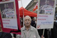 Un manifestant contre la hausse de la CSG et la baisse du pouvoir d'achat à Paris le 14 juin 2018