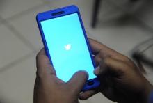 Le réseau social Twitter a demandé à ses utilisateurs de changer leur mot de passe par précaution après avoir découvert une faille dans son propre service